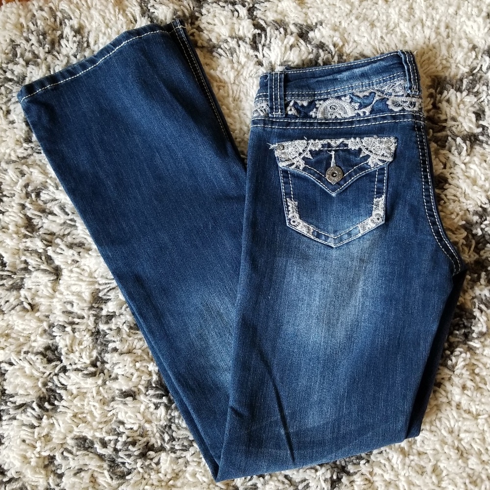 Bongo | Bootcut Jeans w Embellished Pockets